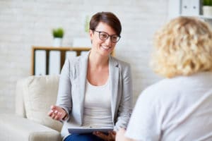 Psychiatres, psychologues, psychothérapeutes, psychanalystes : quelles différences ? - Corps et Santé