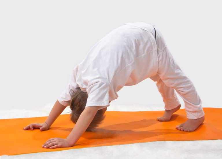 Les bienfaits du Yoga chez les enfants - Corps et Santé