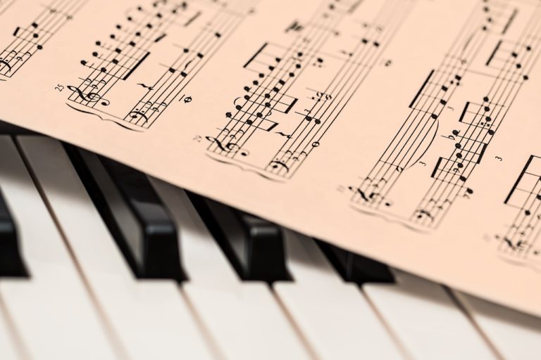 Pourquoi la musique influence notre humeur ? - Corps et Santé