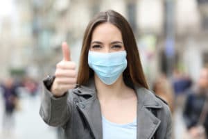 Eviter les boutons avec le masque - Corps et Santé