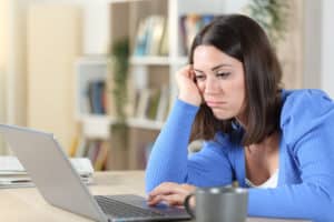 Démotivation au travail : causes, conséquences et solutions