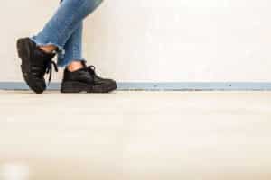 Santé des pieds : arrêtez de porter des baskets tous les jours !