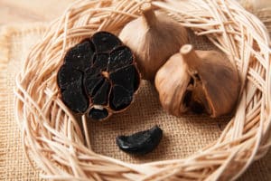 L’ail noir, bon pour la santé et délicieux en bouche !