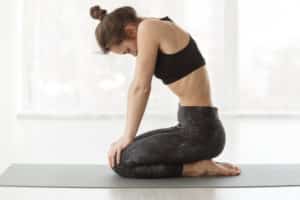 Abdominaux hypopressifs : définition, avantages et bienfaits