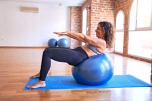 Soulagez vos symptômes de la ménopause grâce au Pilates !