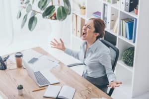 Infographie : le burn-out chez les femmes, signes et solutions