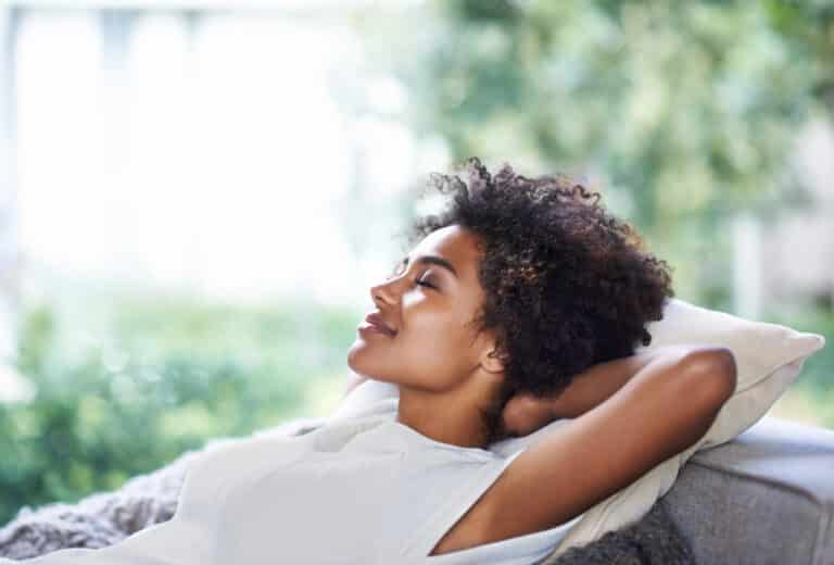 Mâchoire tendue : comment la relâcher pour réduire le stress
